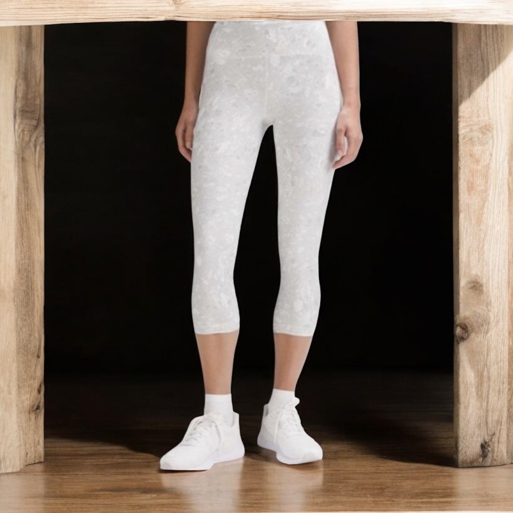 Lululemon‎ Swift Speed High-Rise Crop 21" Terrazzo Marble Silver Ice Women Sz 10